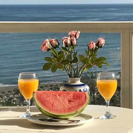 Cozy Apartment With First Line Seaview In Perfect Location, Near The Marina Benalmádena Eksteriør billede