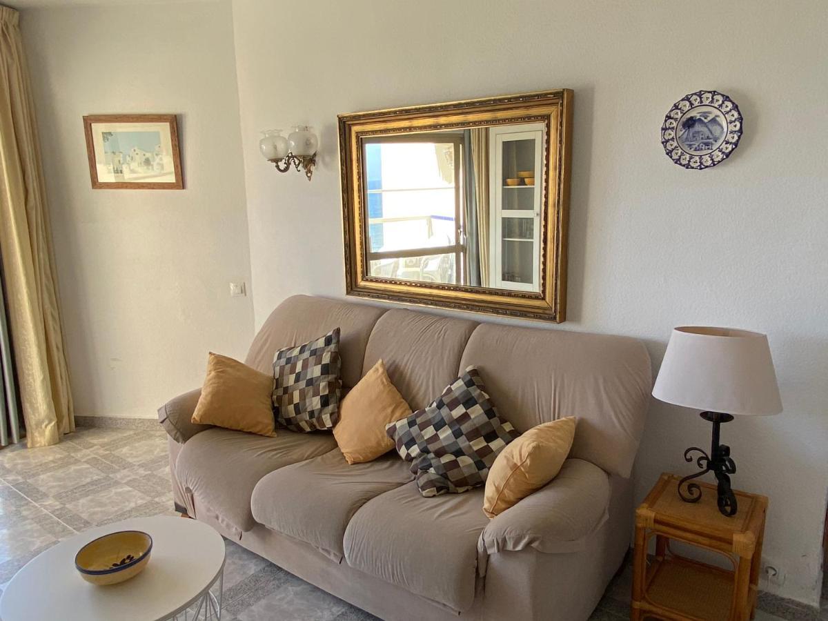 Cozy Apartment With First Line Seaview In Perfect Location, Near The Marina Benalmádena Eksteriør billede