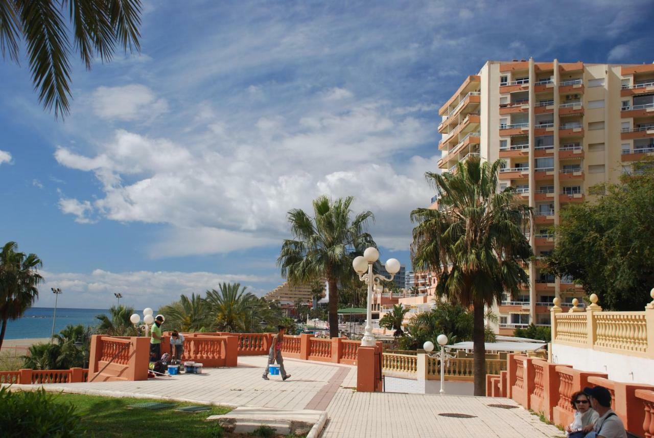 Cozy Apartment With First Line Seaview In Perfect Location, Near The Marina Benalmádena Eksteriør billede