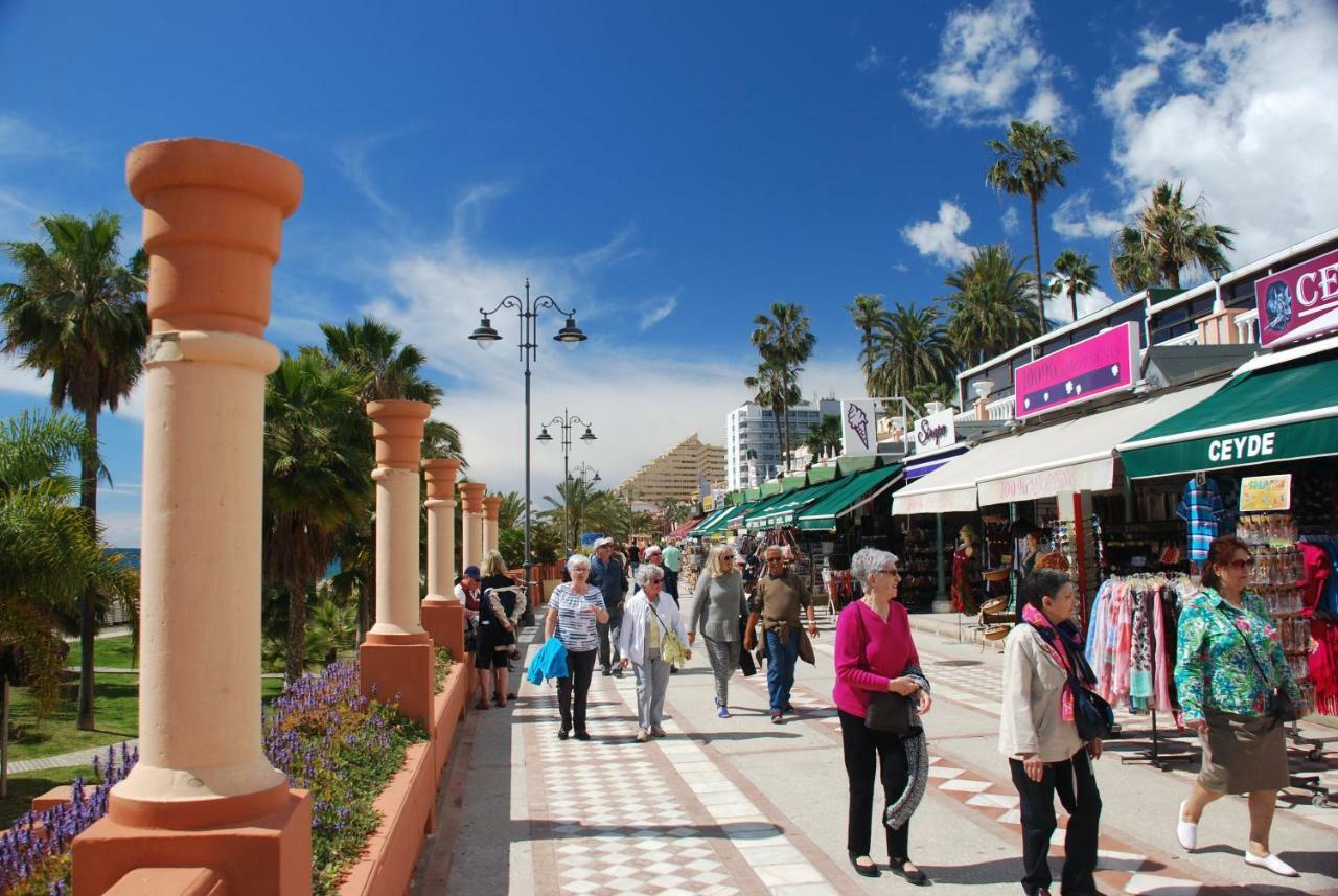 Cozy Apartment With First Line Seaview In Perfect Location, Near The Marina Benalmádena Eksteriør billede