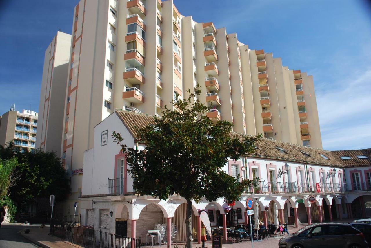 Cozy Apartment With First Line Seaview In Perfect Location, Near The Marina Benalmádena Eksteriør billede