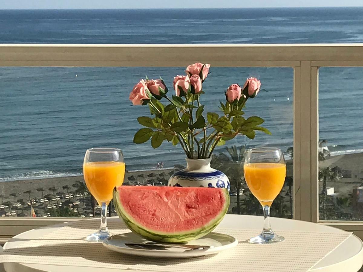 Cozy Apartment With First Line Seaview In Perfect Location, Near The Marina Benalmádena Eksteriør billede