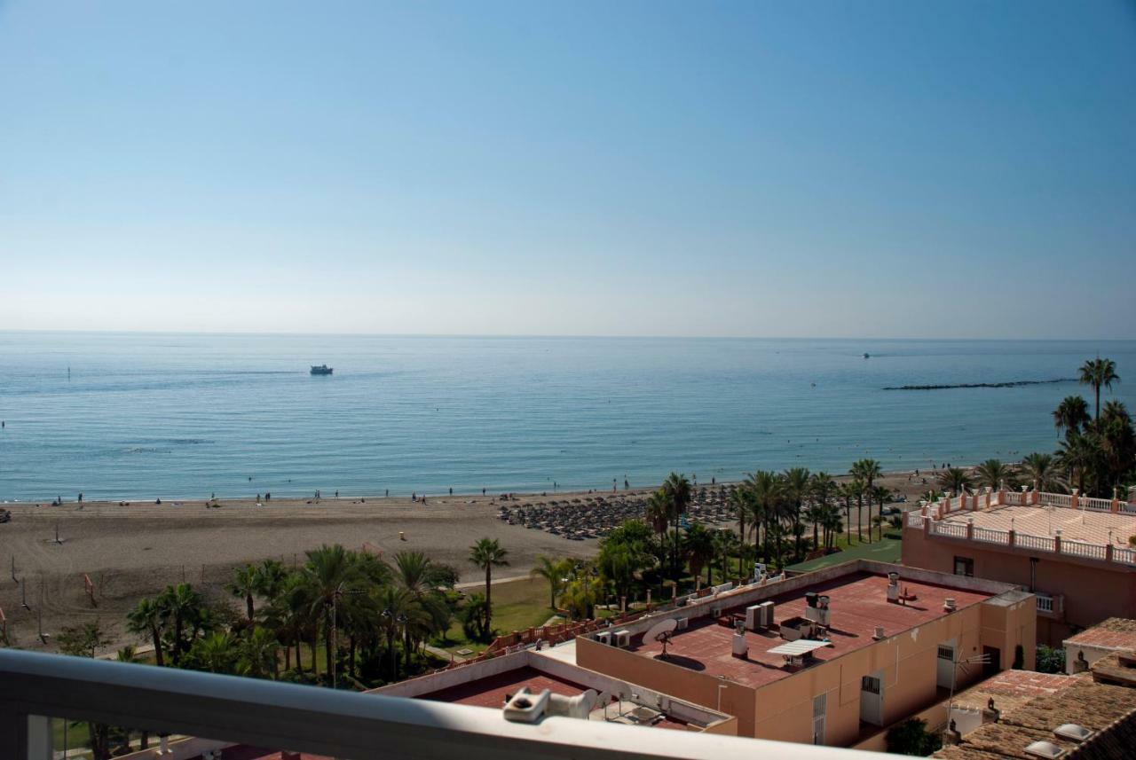 Cozy Apartment With First Line Seaview In Perfect Location, Near The Marina Benalmádena Eksteriør billede
