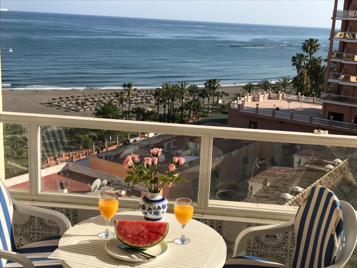 Cozy Apartment With First Line Seaview In Perfect Location, Near The Marina Benalmádena Eksteriør billede